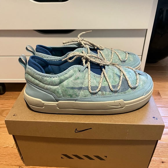NWB NIKE OFFLINE PACK SIZE 12 - Picture 1 of 5